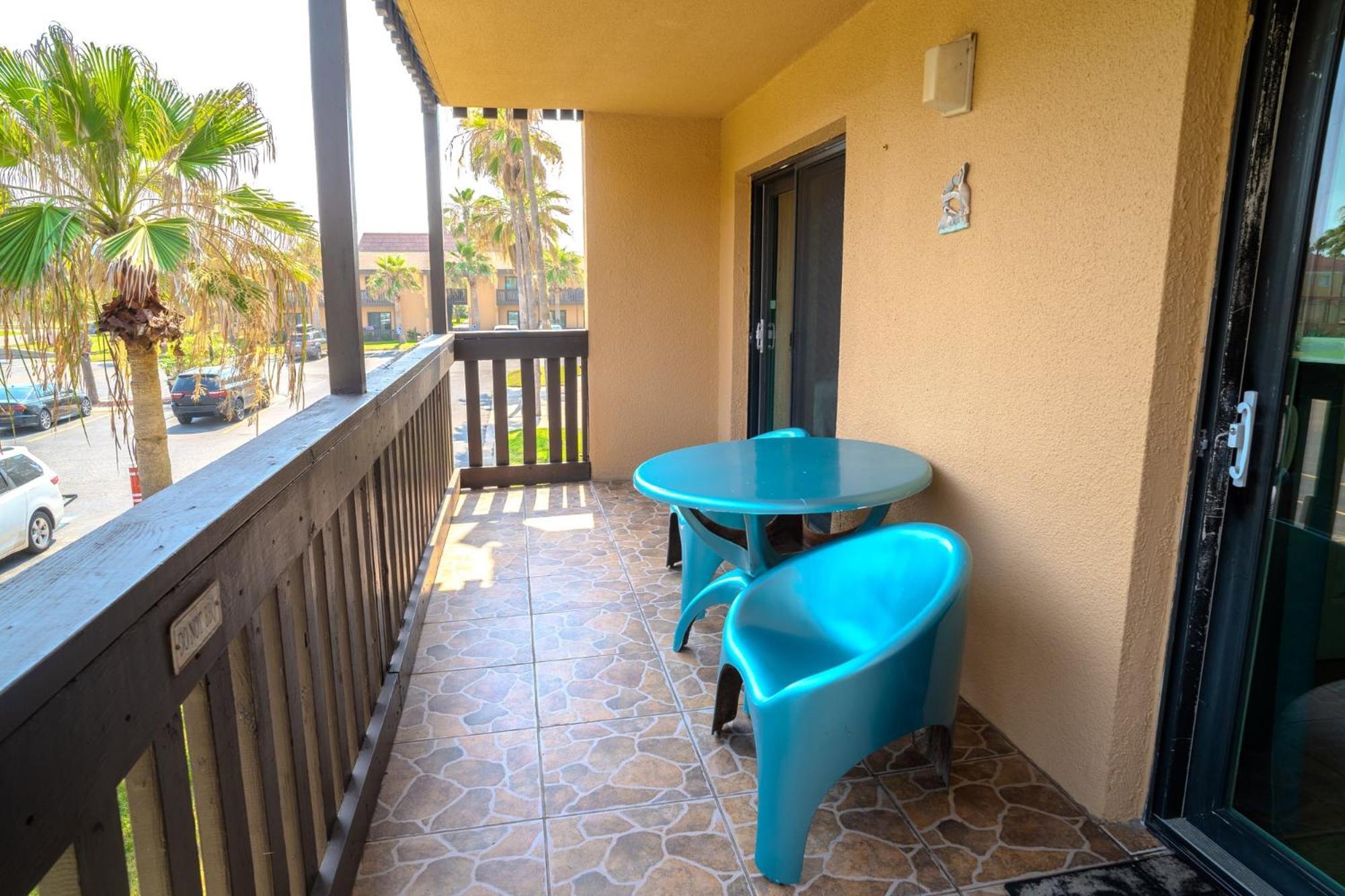 Herons Haven Coastal Elegance With Pool Access 223